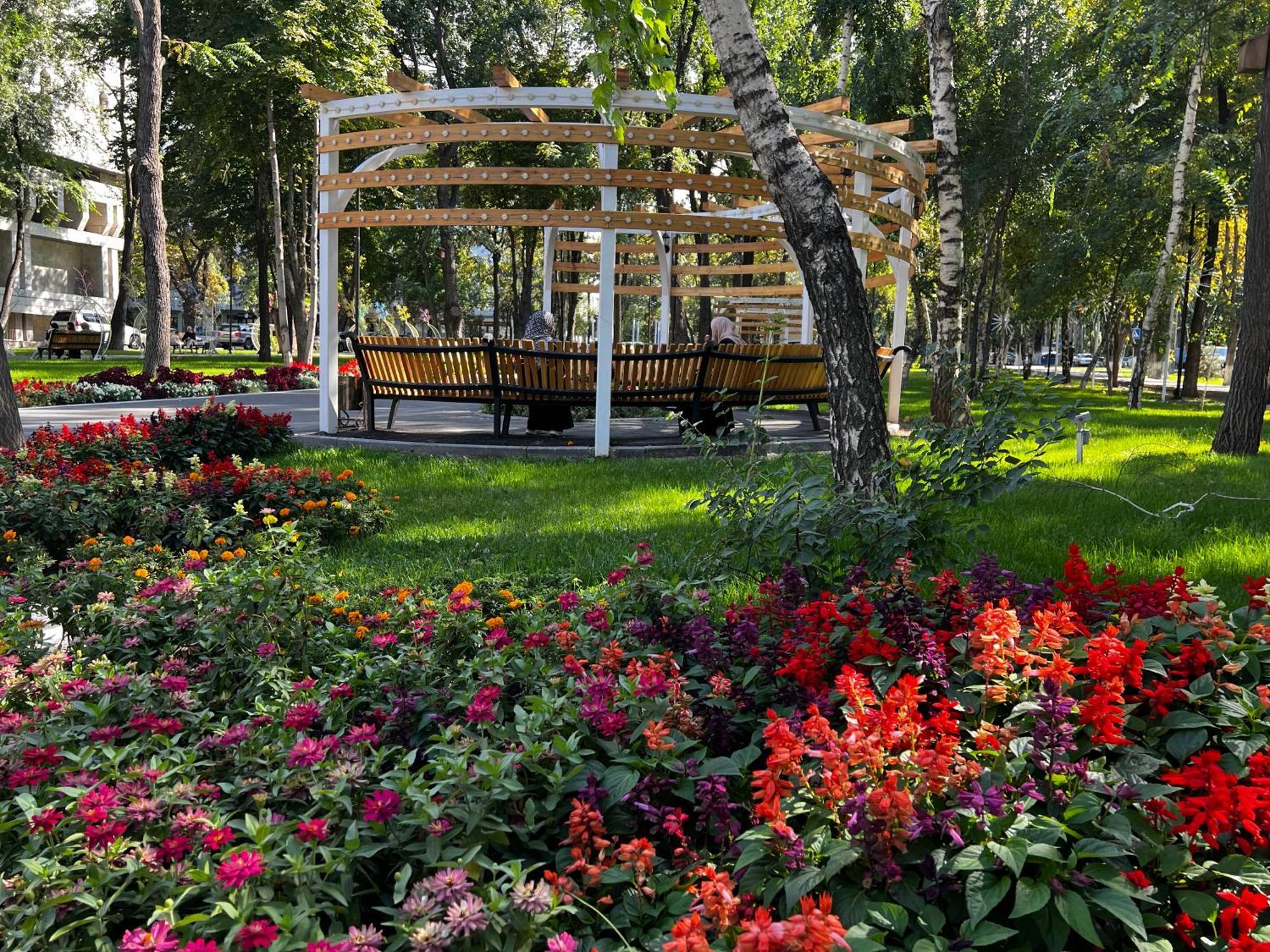 Hyat Apartment Bishkek Exterior foto
