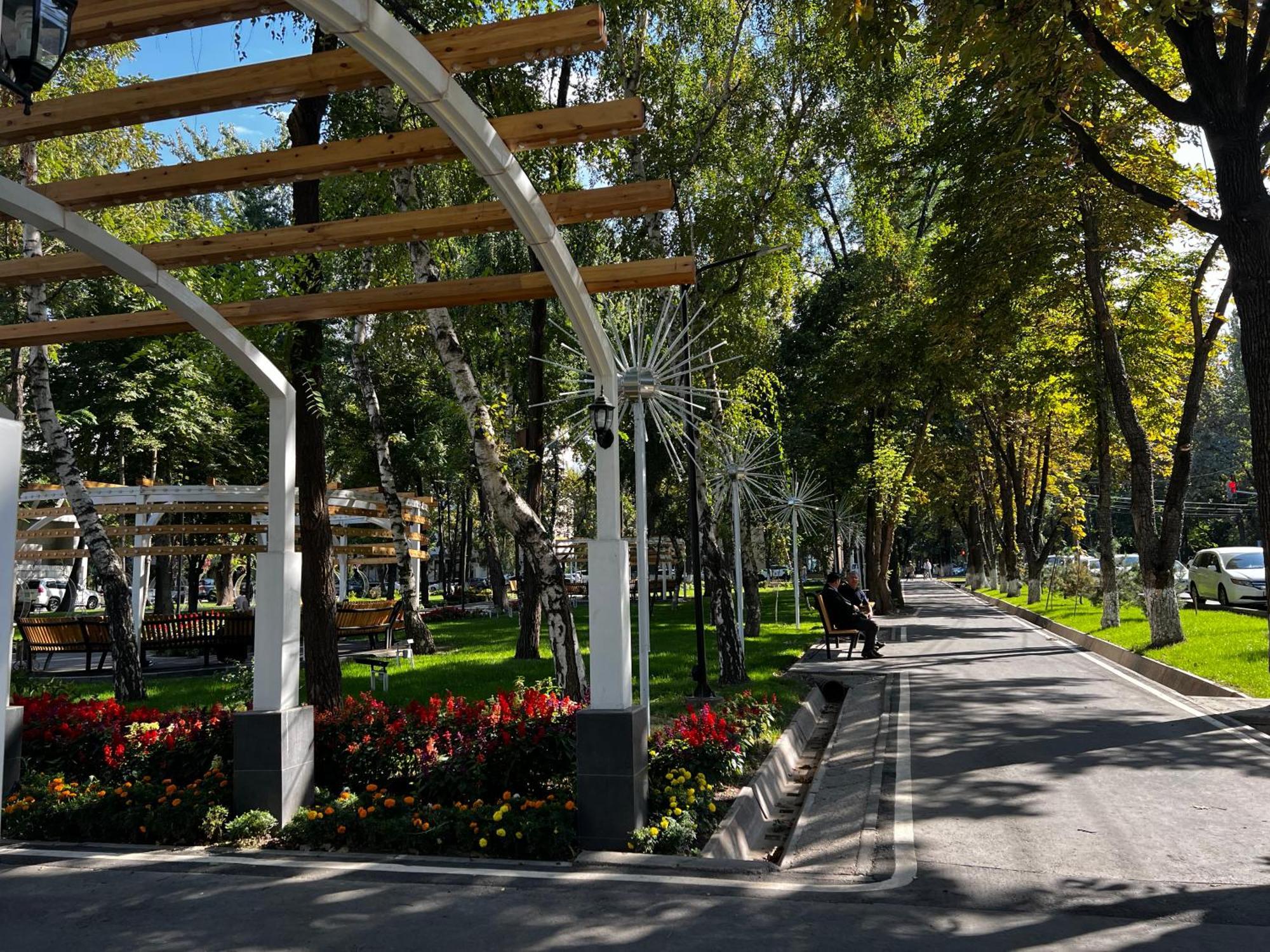 Hyat Apartment Bishkek Exterior foto